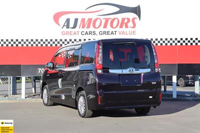2016 Toyota Noah - Thumbnail