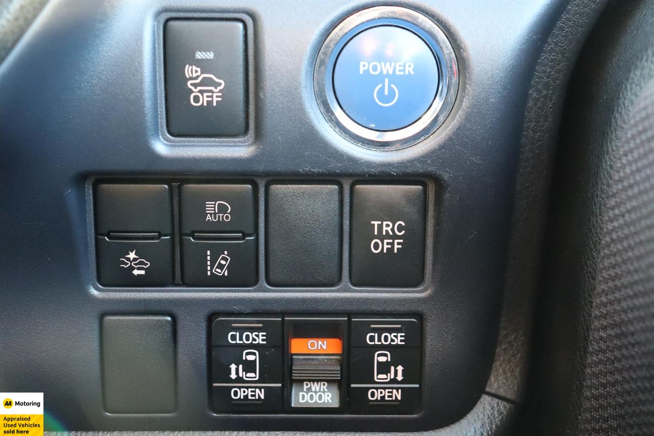 2016 Toyota Noah