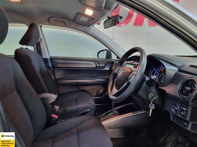 2015 Toyota Corolla - Thumbnail