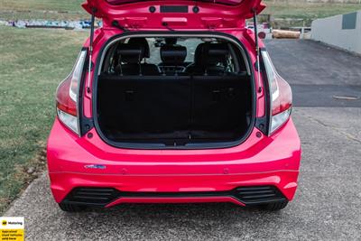 2016 Toyota Aqua - Thumbnail