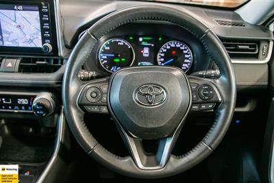 2021 Toyota RAV4 - Thumbnail