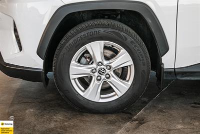 2021 Toyota RAV4 - Thumbnail