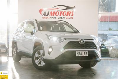 2021 Toyota RAV4 - Thumbnail