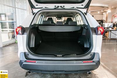 2021 Toyota RAV4 - Thumbnail