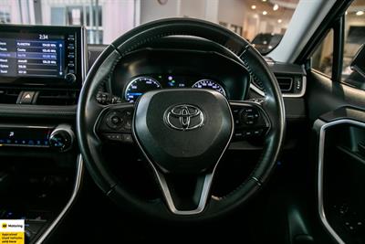 2022 Toyota RAV4 - Thumbnail