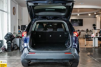 2022 Toyota RAV4 - Thumbnail