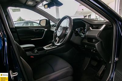 2022 Toyota RAV4 - Thumbnail