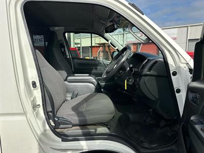 2016 Toyota Hiace - Thumbnail