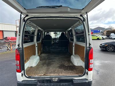 2016 Toyota Hiace - Thumbnail