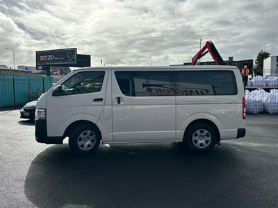 2016 Toyota Hiace - Thumbnail
