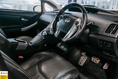 2012 Toyota Prius - Thumbnail