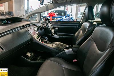 2012 Toyota Prius - Thumbnail