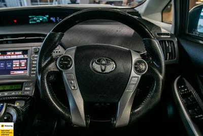 2012 Toyota Prius - Thumbnail