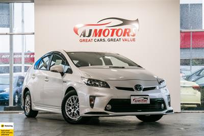 2012 Toyota Prius - Thumbnail