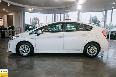 2012 Toyota Prius - Thumbnail