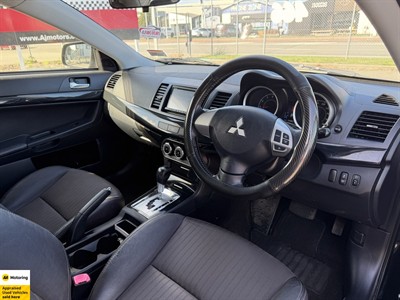 2013 Mitsubishi GALANT - Thumbnail