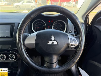 2013 Mitsubishi GALANT - Thumbnail