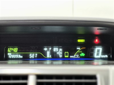 2014 Toyota Prius - Thumbnail