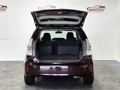 2014 Toyota Prius - Thumbnail