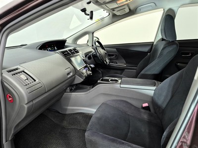 2014 Toyota Prius - Thumbnail