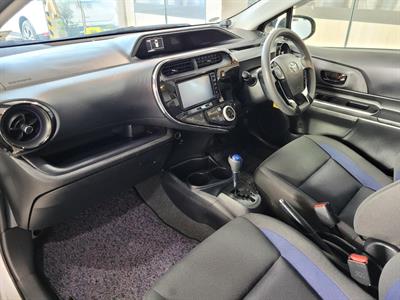 2017 Toyota Aqua - Thumbnail
