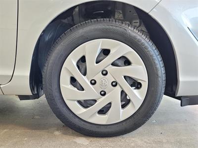 2017 Toyota Aqua - Thumbnail