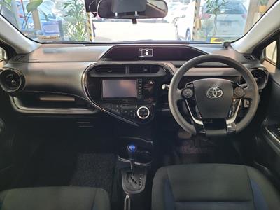 2017 Toyota Aqua - Thumbnail