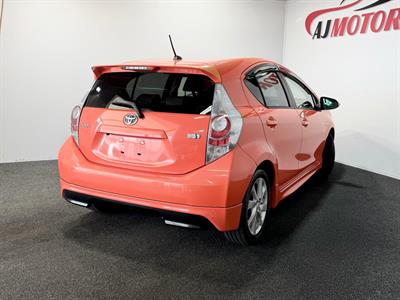 2013 Toyota Aqua - Thumbnail