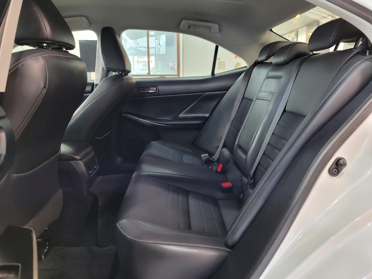 2014 Lexus IS 300h