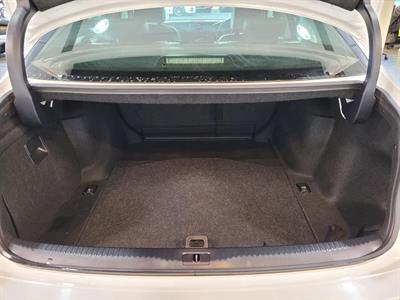 2014 Lexus IS 300h - Thumbnail
