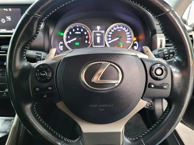 2014 Lexus IS 300h - Thumbnail