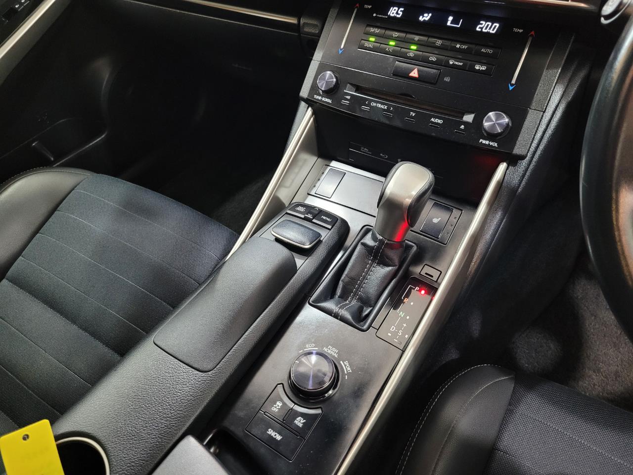 2014 Lexus IS 300h