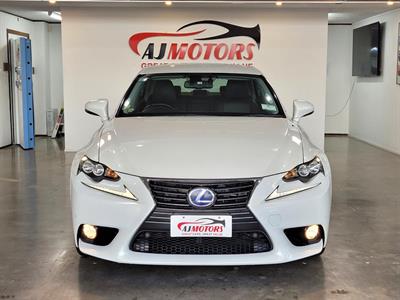 2014 Lexus IS 300h - Thumbnail