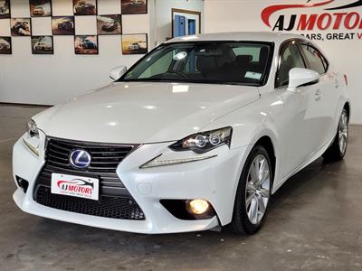 2014 Lexus IS 300h - Thumbnail