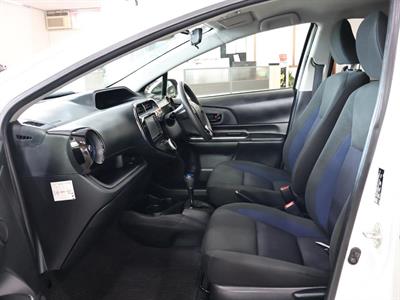2020 Toyota Aqua - Thumbnail