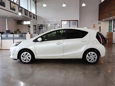 2020 Toyota Aqua - Thumbnail