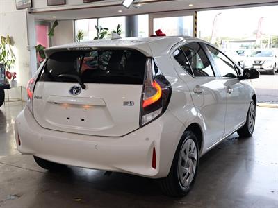 2020 Toyota Aqua - Thumbnail