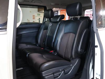 2018 Nissan Elgrand - Thumbnail