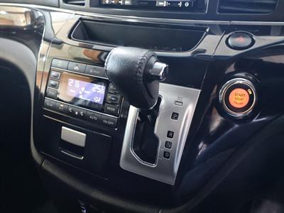 2018 Nissan Elgrand - Thumbnail
