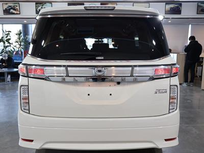 2018 Nissan Elgrand - Thumbnail