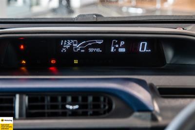 2016 Toyota Aqua - Thumbnail