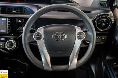 2016 Toyota Aqua - Thumbnail