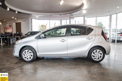 2016 Toyota Aqua - Thumbnail