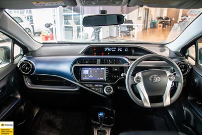2016 Toyota Aqua - Thumbnail