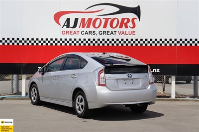 2013 Toyota Prius - Thumbnail