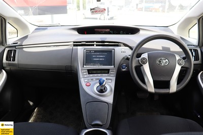 2013 Toyota Prius - Thumbnail