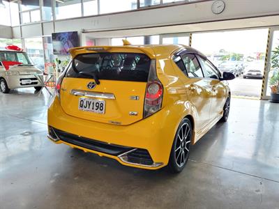 2014 Toyota Aqua - Thumbnail