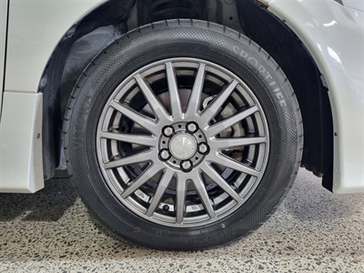 2015 Toyota Sienta - Thumbnail