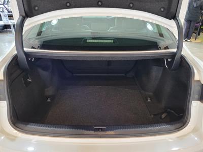 2013 Lexus IS 300h - Thumbnail