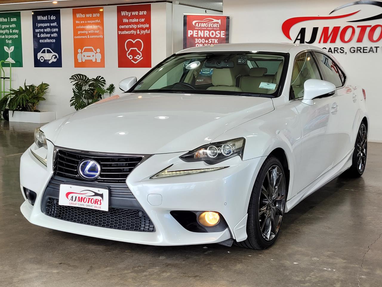 2013 Lexus IS 300h